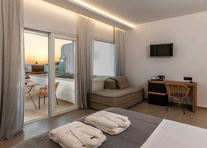 מלון Avra Luxury Suites Mykonos 3*