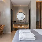 Ξενοδοχείο Avra Luxury Mykonos 3*