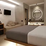 Avra Luxury Mykonos 3* Τούρλος