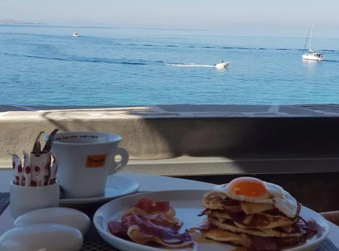 Avra Mykonos 3* Tourlos